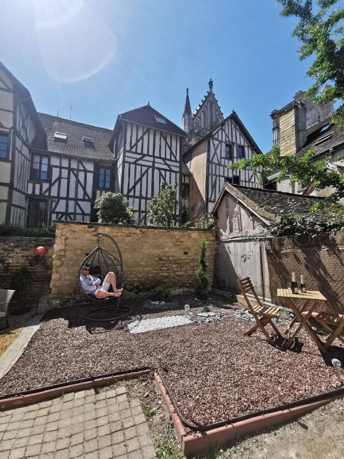 Le Papillon De La Cathedrale - Calme - Jardin - Wifi Leilighet Troyes Eksteriør bilde