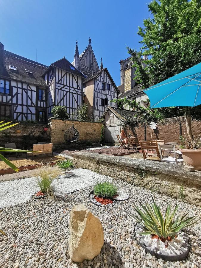 Le Papillon De La Cathedrale - Calme - Jardin - Wifi Leilighet Troyes Eksteriør bilde