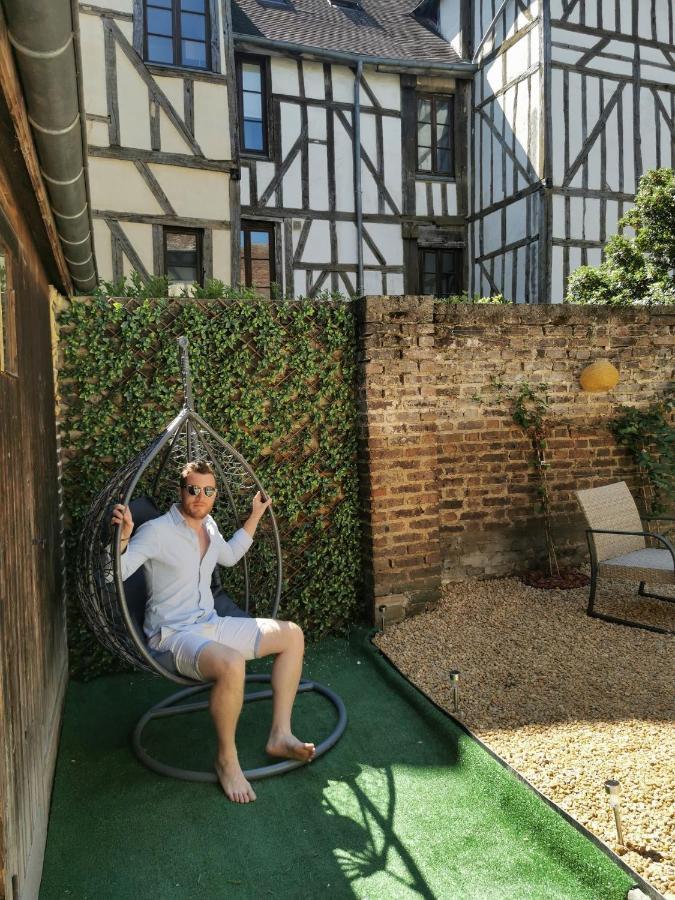 Le Papillon De La Cathedrale - Calme - Jardin - Wifi Leilighet Troyes Eksteriør bilde