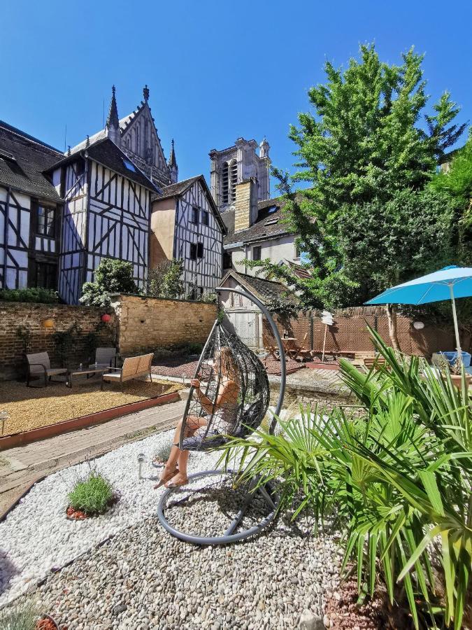 Le Papillon De La Cathedrale - Calme - Jardin - Wifi Leilighet Troyes Eksteriør bilde