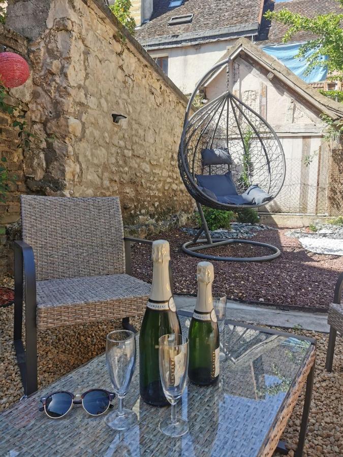 Le Papillon De La Cathedrale - Calme - Jardin - Wifi Leilighet Troyes Eksteriør bilde